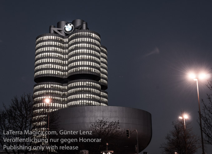 BMW Hochhaus, Vierzylinder; München; Bayern; Deutschland